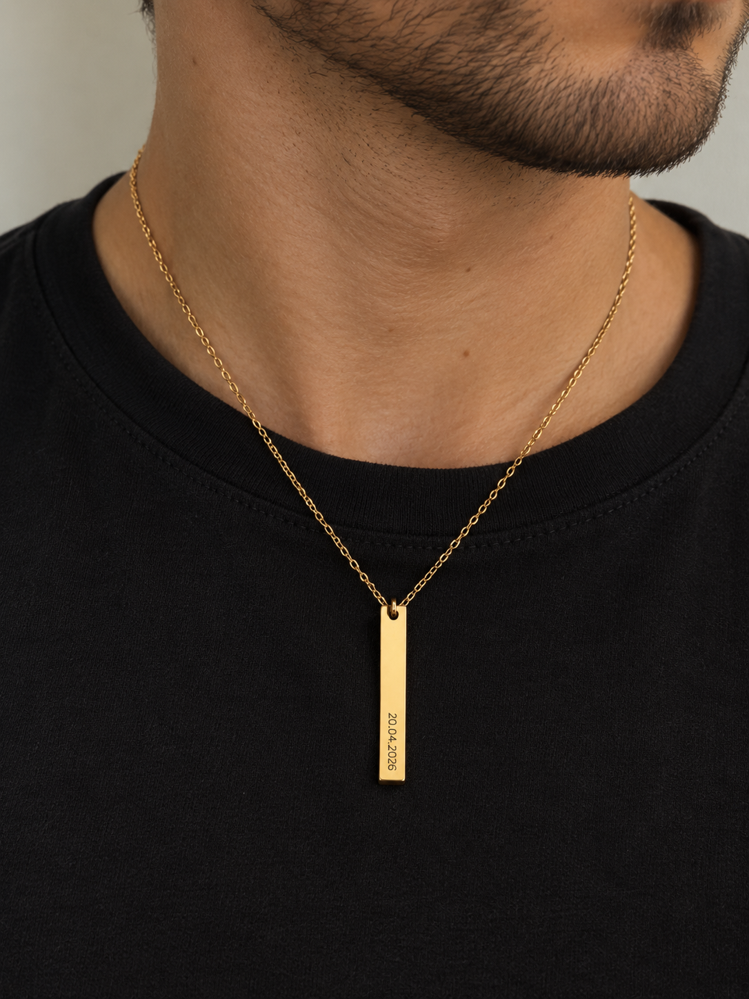 Collar con barra vertical de acero inoxidable