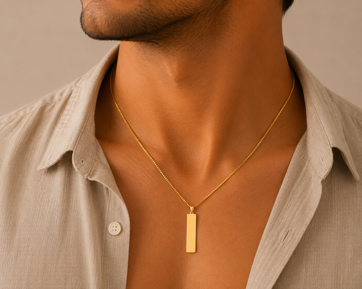 Collar barra vertical dorado